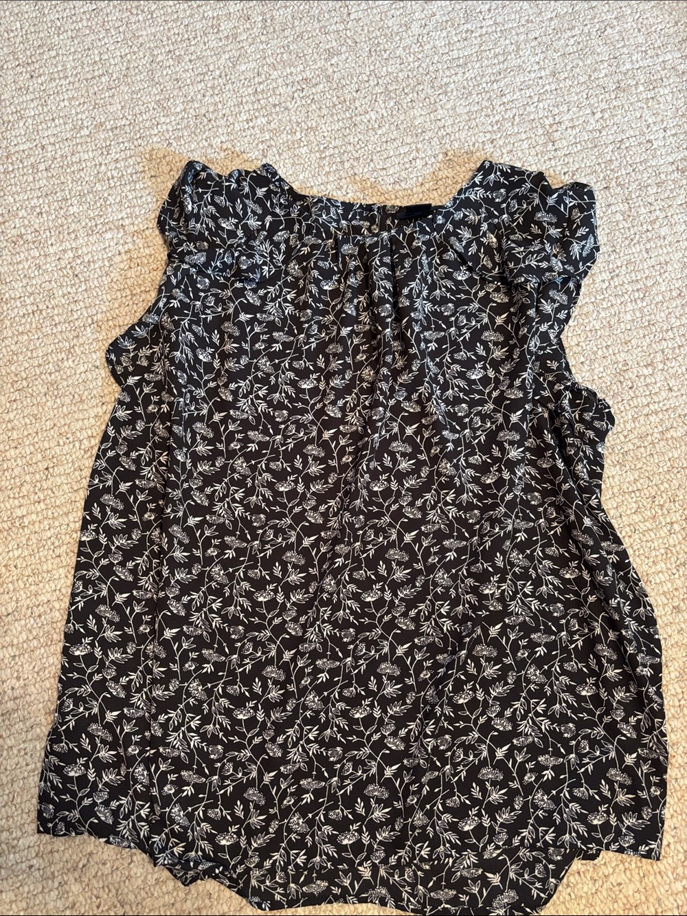 Liz Claiborne XL Women's Black Floral Sleeveless Blouse